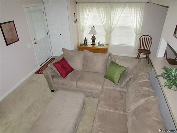 5th image of 2673 Pineridge Ct #A