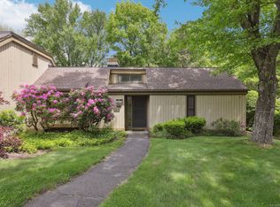 687 Heritage Vlg #B, Southbury, CT 06488