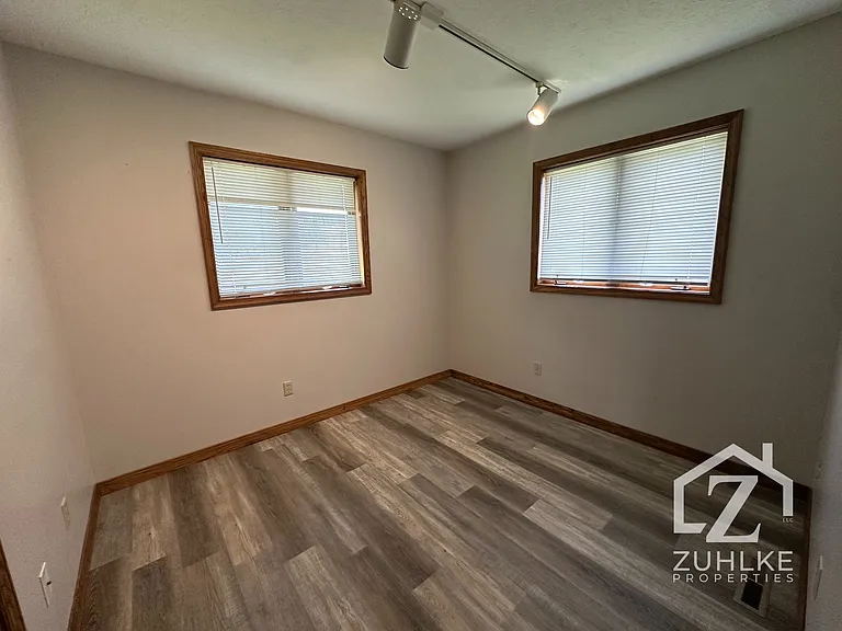 320 N Sunset St — Photo 12
