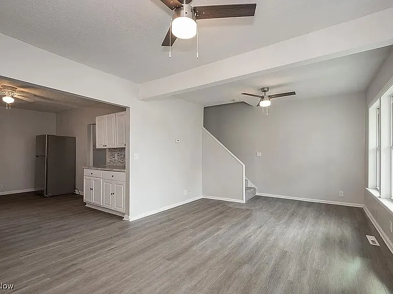 1037 Washington Ave — Photo 4