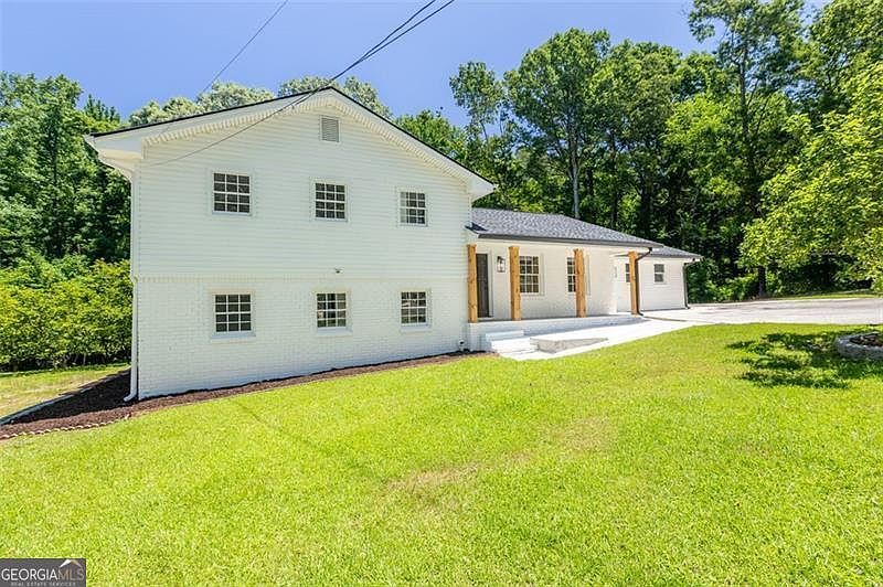 1st image of 2050 Killian Hill Rd