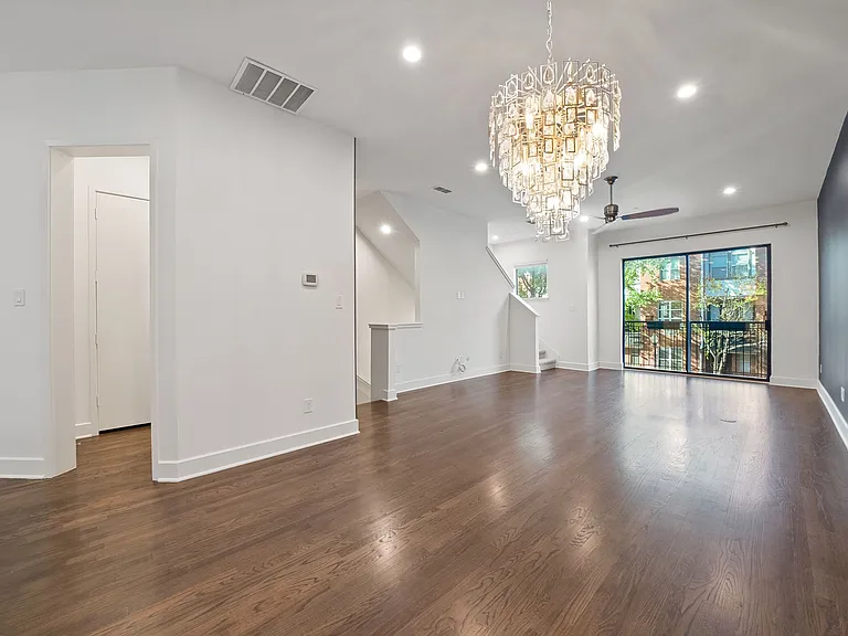 2420 Hugo St #3 — Photo 11