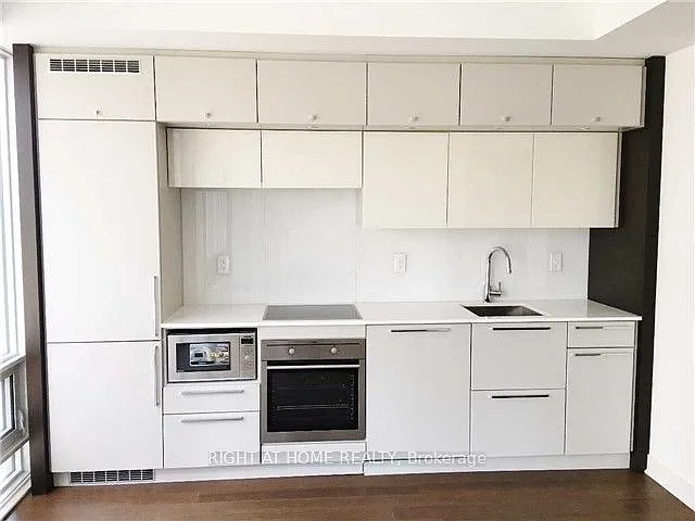 15 Grenville St #1404 — Photo 2