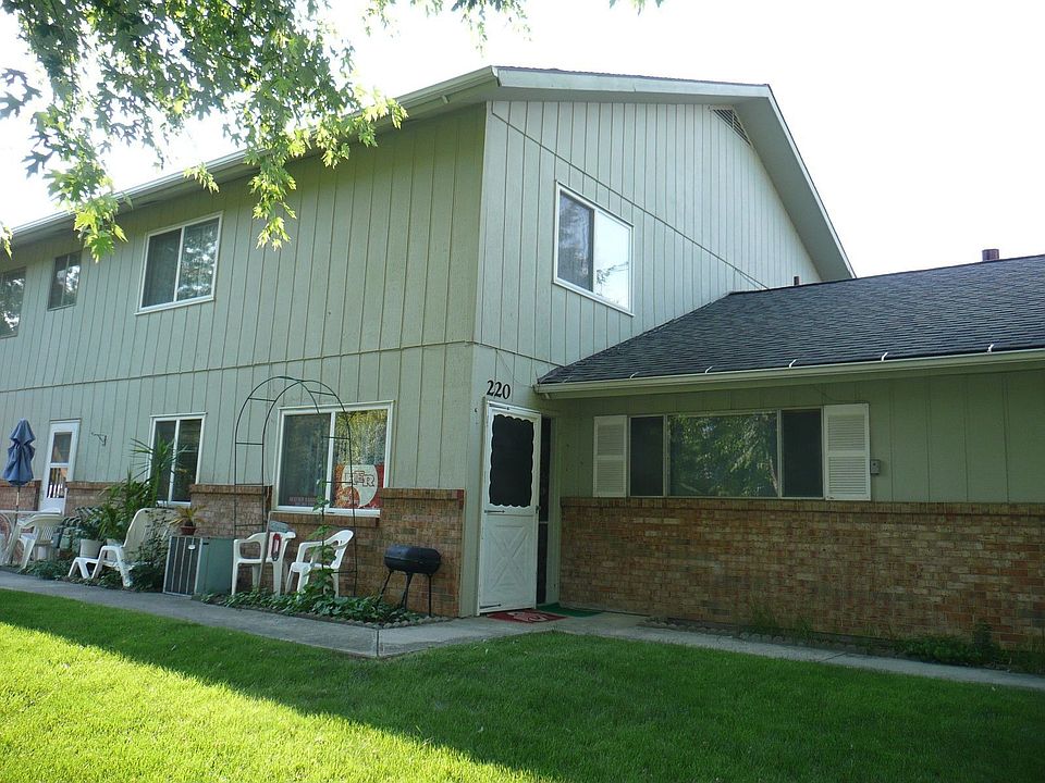 1st image of 220 River Oaks Dr