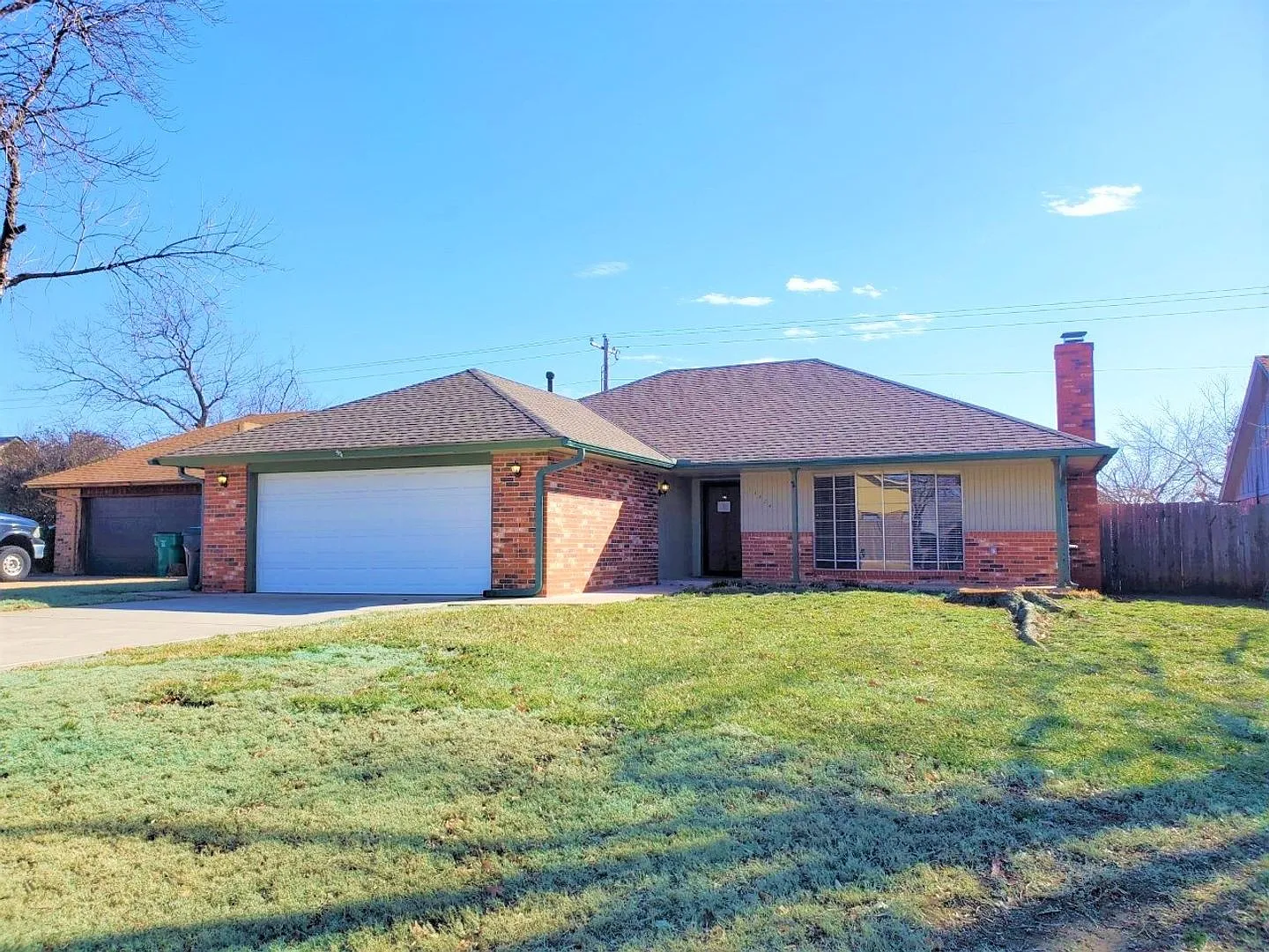3 bed 2 Bath 2 Car Garage in Northwood Addition Edmond, OK — Photo 2
