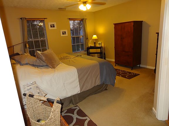 2nd image of 5946 Courtney Pl