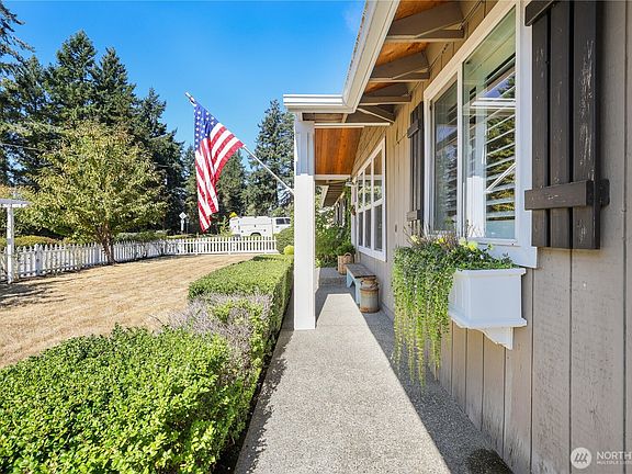 2nd image of 4066 138th Avenue SE