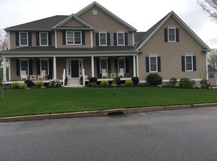 9 Joseph Henry Ln, Cranston, RI 02921
