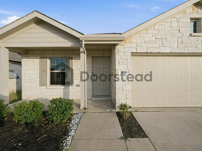 1213 Wildflower St — Photo 5