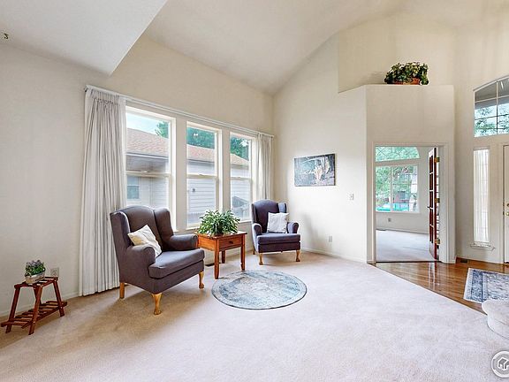 2nd image of 618 Silver Star Ct