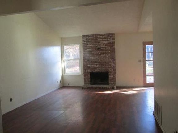 5th image of 3785 Rock Island Dr