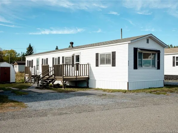 72 Violet St, Saint John, NB E2M 5M5