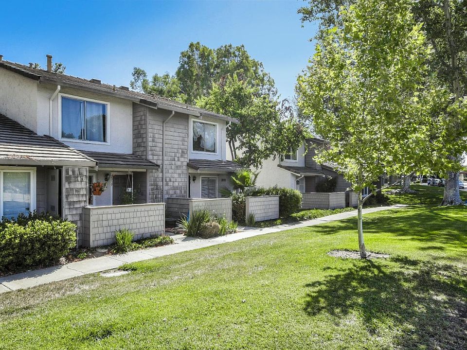 2nd image of 2921 Wycliffe Ct