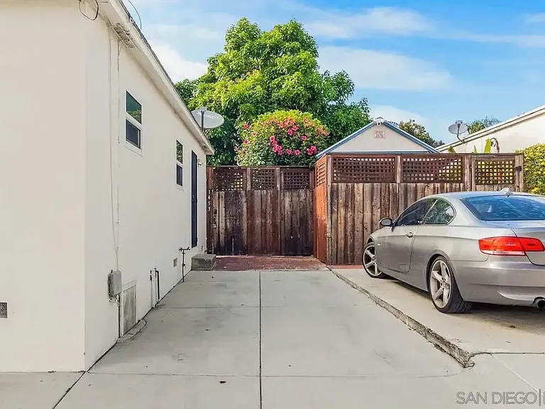 1453 Thomas Ave — Photo 22
