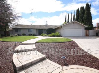 12261 Viewoak Dr, Saratoga, CA 95070
