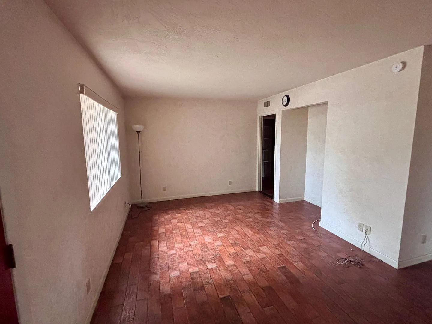 Unfurnished, 1-Year Long-Term Rental- Leasing Special: $750 Off 1st month rent with a year lease! — Photo 4