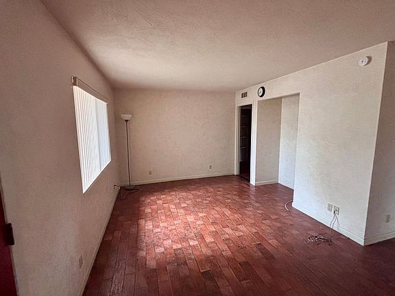 4th image of 1322 E Five Star Blvd