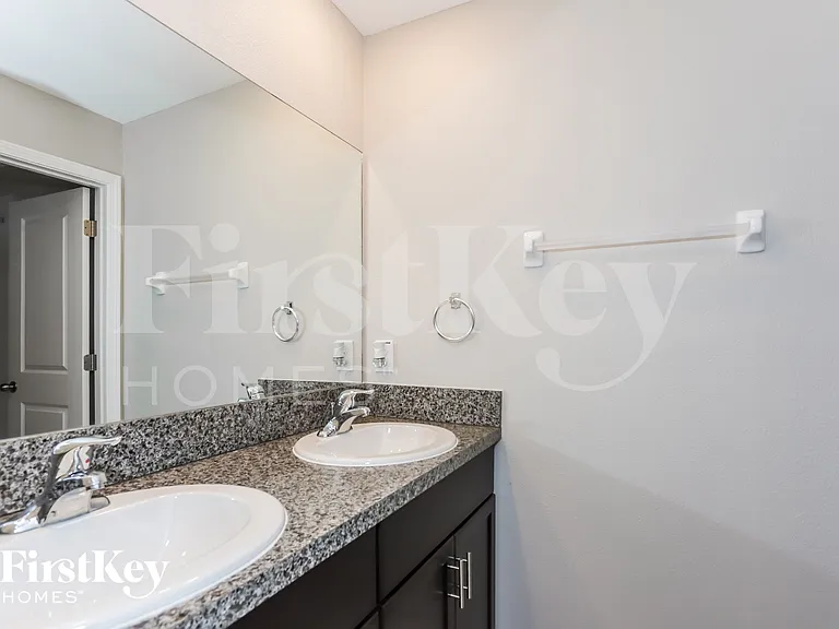 10226 Bright Crystal Ave — Photo 10
