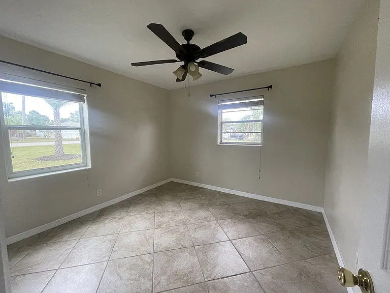 400 S Pine Ave — Photo 5