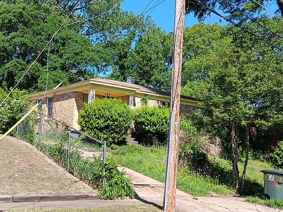 5th image of 553 Weizman St