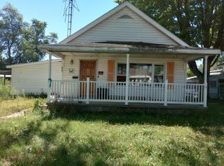 15 E 2nd St, Pana, IL 62557