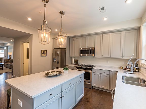 5th image of 93 N 6th St #Townhouse 75