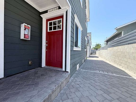 2nd image of 3652 1/2 Percy St