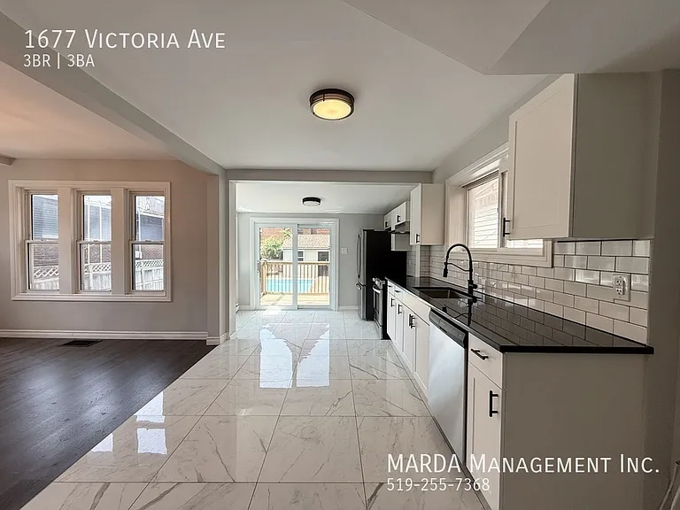 1677 Victoria Ave — Photo 14