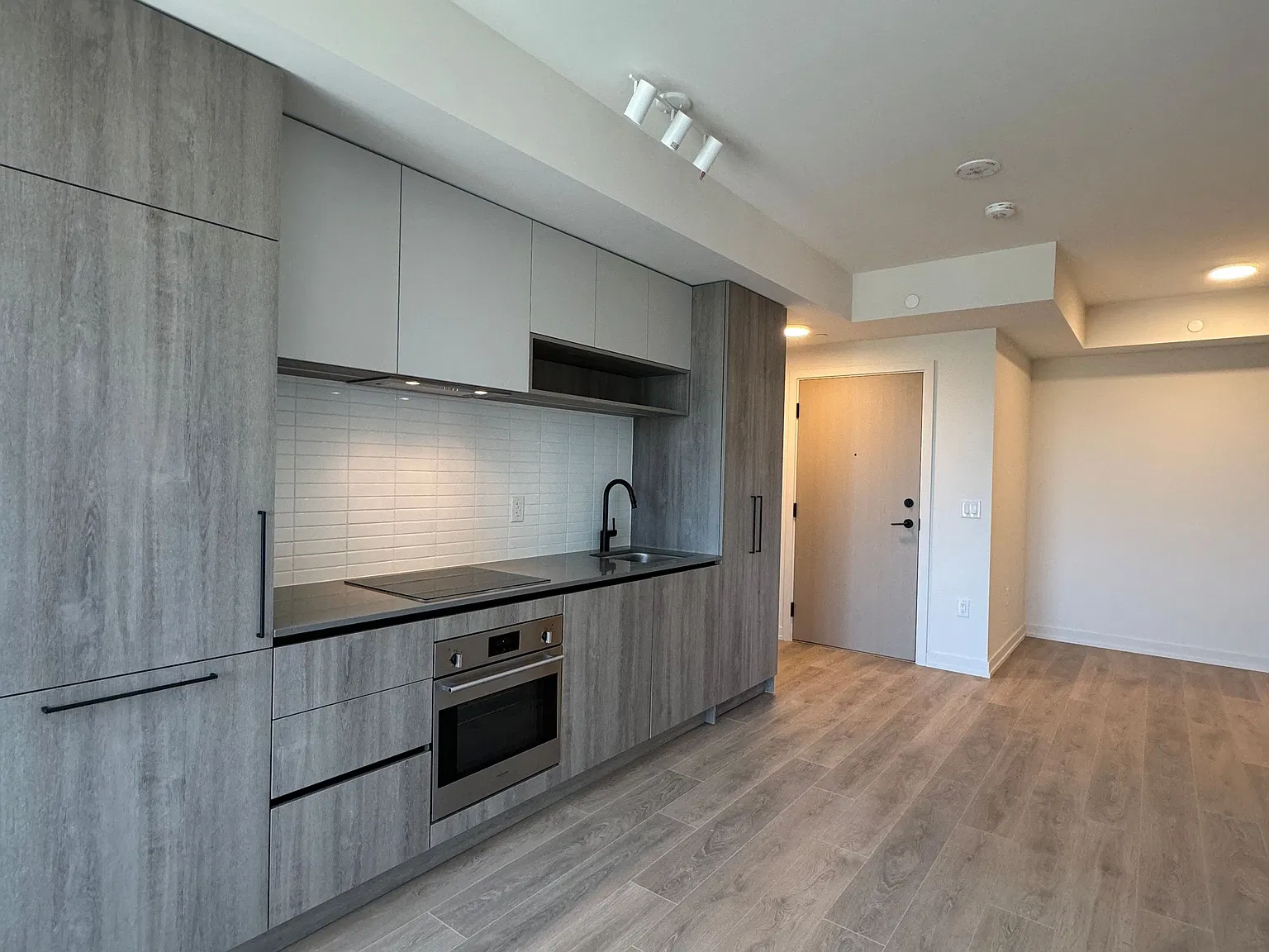 2 bed, $2,350 — Photo 4