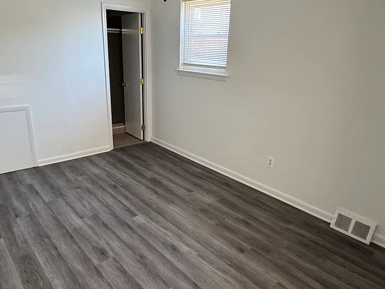 2228 Strahle St #2 — Photo 8