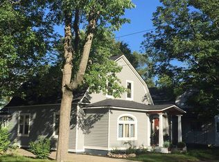 706 Chestnut St, Grayling, MI 49738