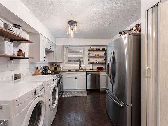 5th image of 6700 Roswell Rd APT 17A
