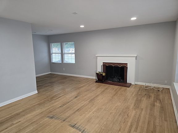 4th image of 396 Sonora St