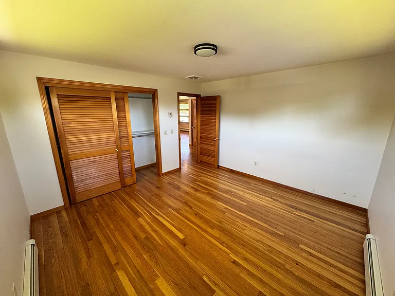 536 N Elm St — Photo 11
