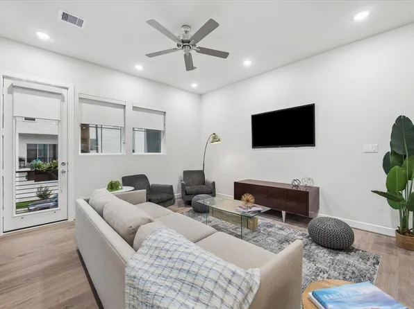 6382 Paddington Bend Dr, Houston, TX 77008