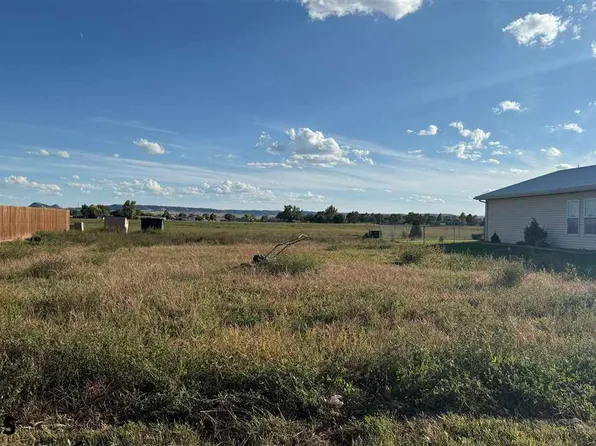 235 K St, Gering, NE 69341