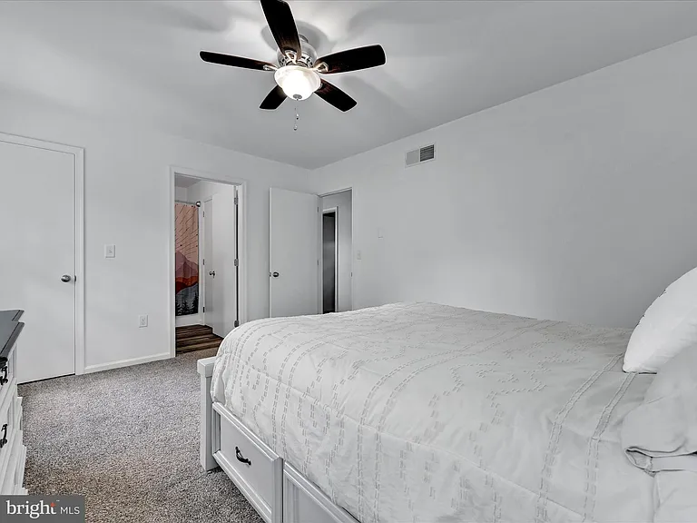 120 Duquesne Dr — Photo 17