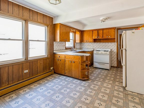 3rd image of 8637 N Milwaukee Ave