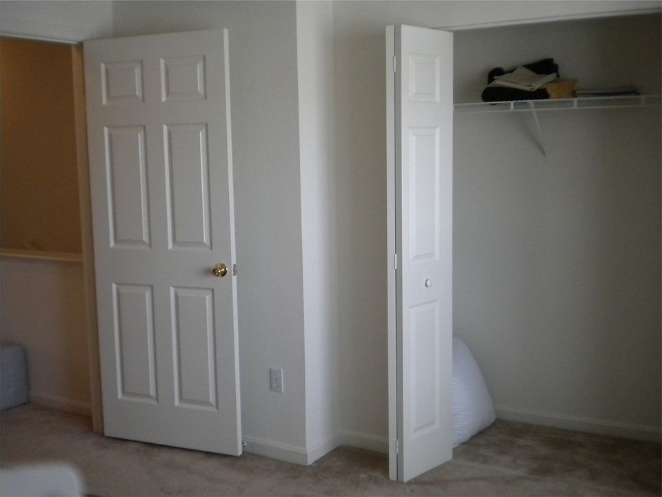 2nd Bedroom/Closet