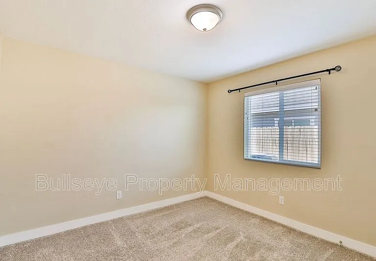 5119 S 11th Pl — Photo 15