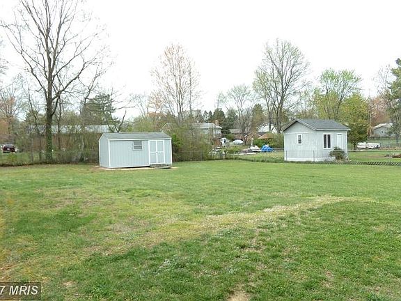 5th image of 820 Salem Dr