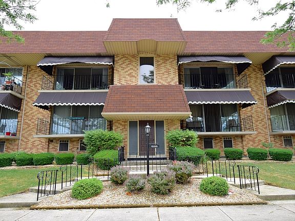 2nd image of 10205 S Komensky Ave APT 2C