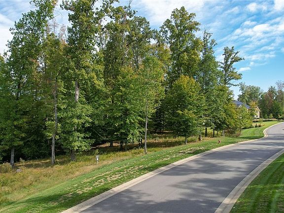 3rd image of 924 Kinloch Point Ln