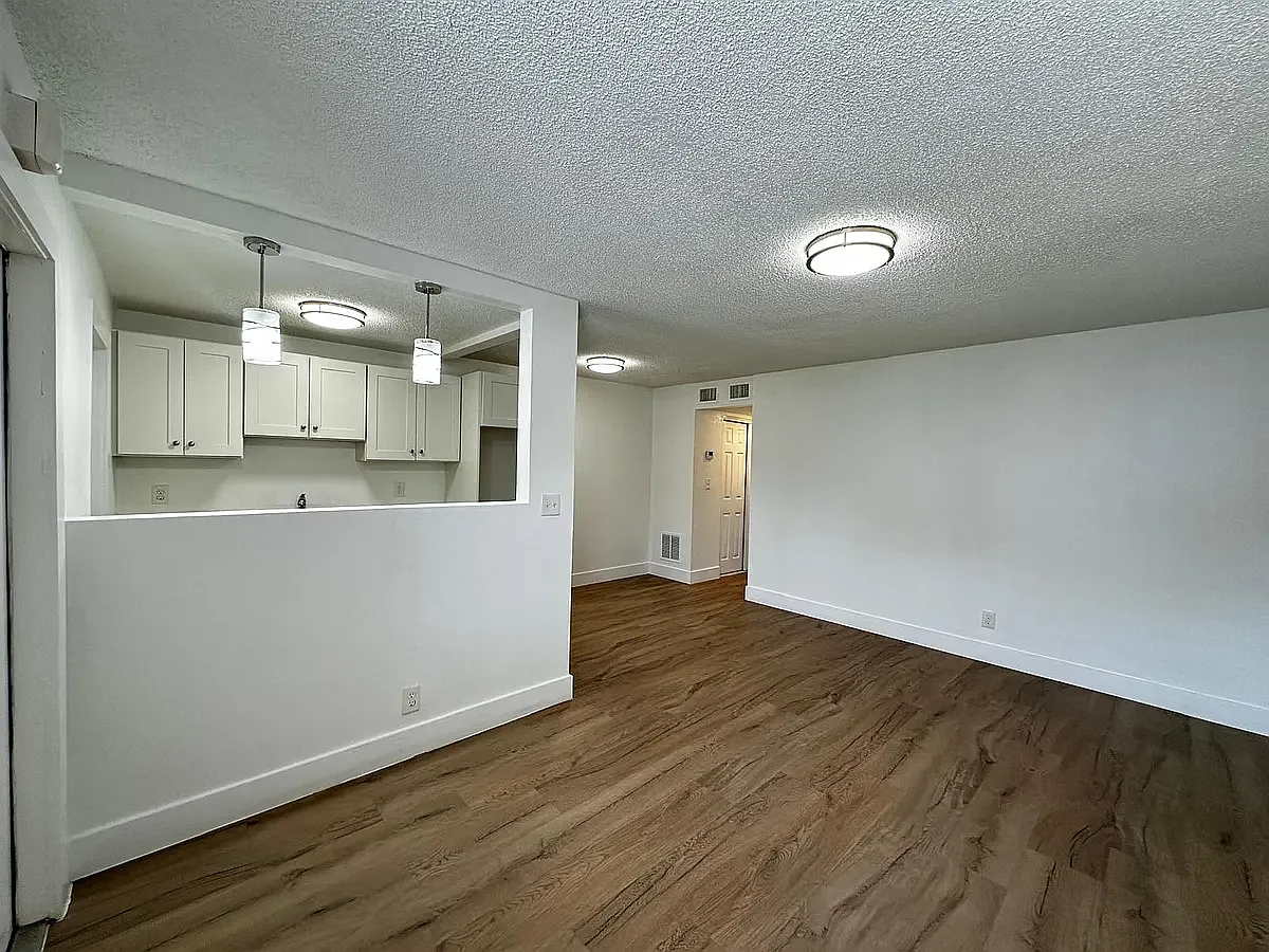 Building Photo - 2331 Arthur St #5