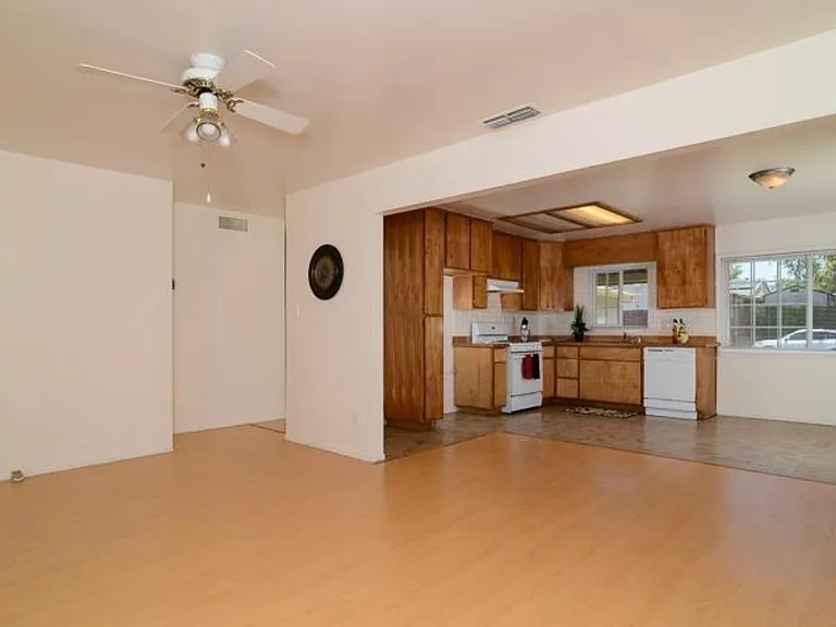 5513 Sapunor Way — Photo 2