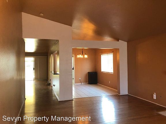 3rd image of 14355 Ivy Ave