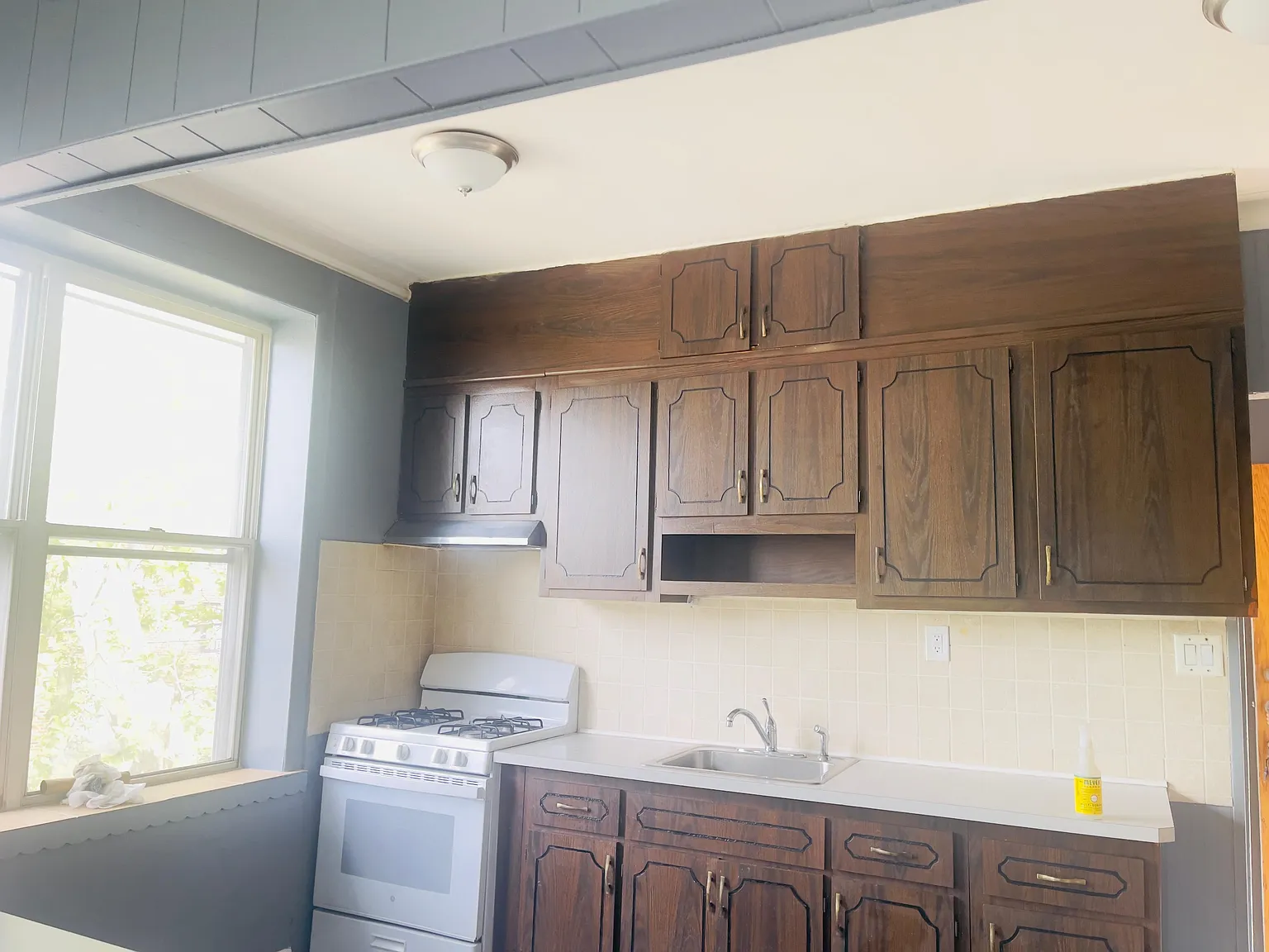 2 bed, 800 sqft, $2,300 — Photo 2