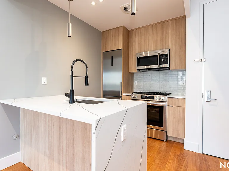 675 E 32nd St #35 — Photo 9