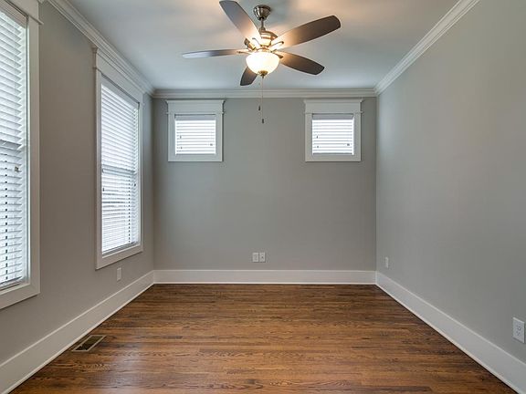 Flex room with pocket doors