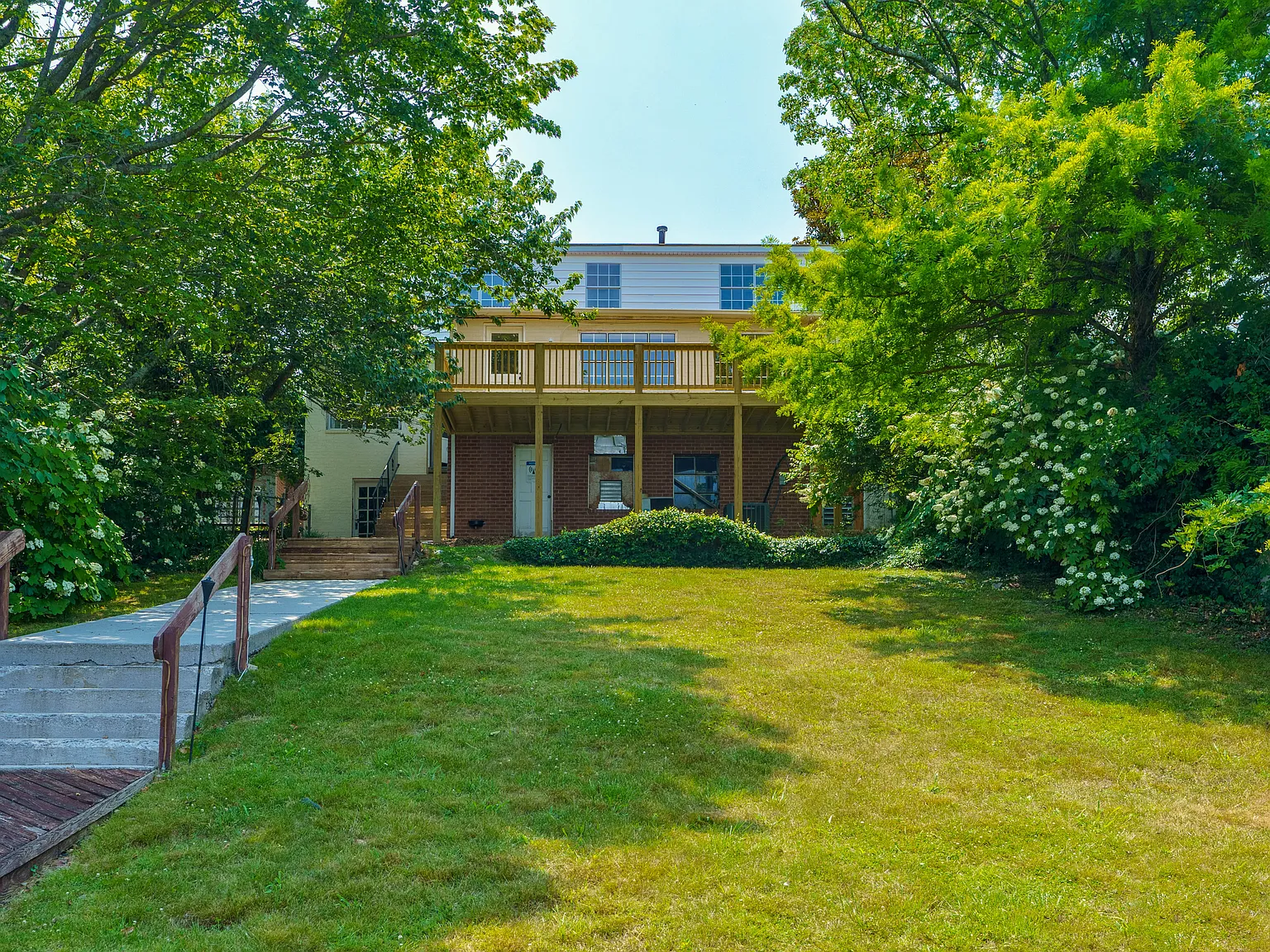 3 bed, 2235 sqft, $4,000 — Photo 3